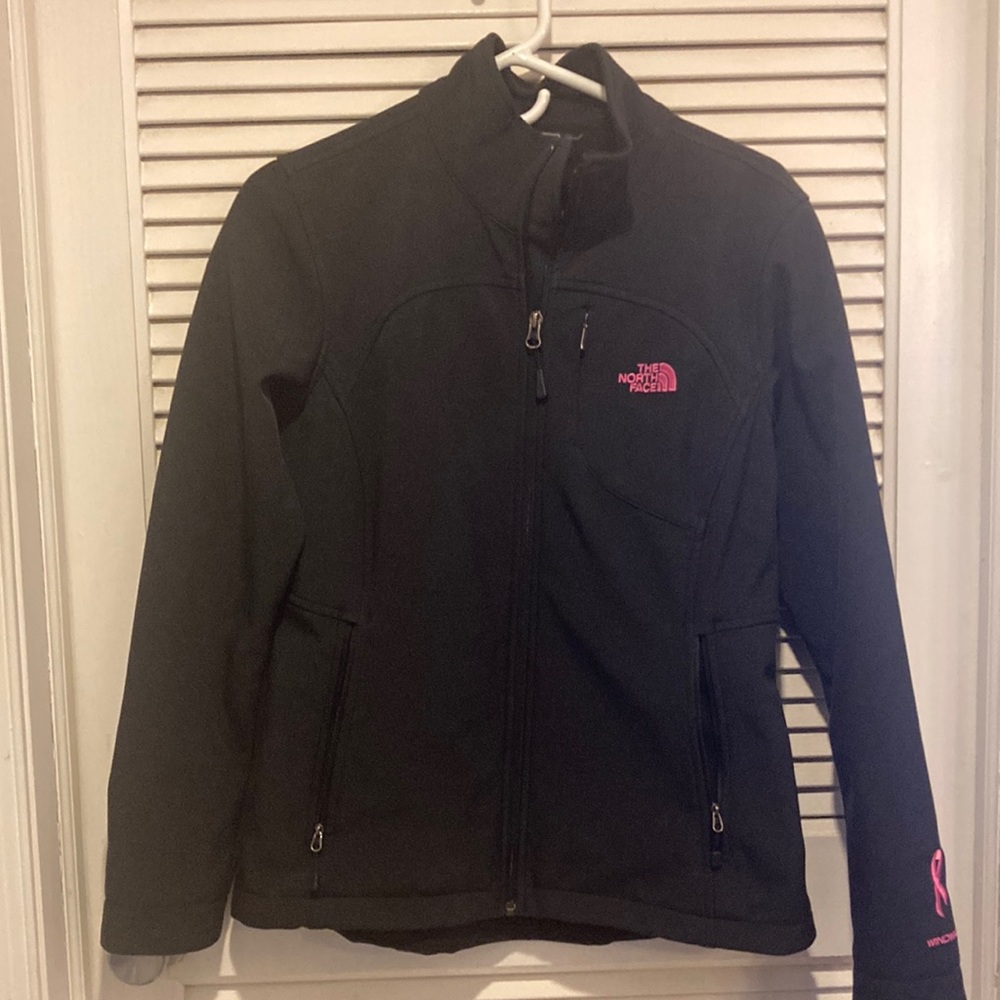 Northface jacket. Very good condition! Keeps you warm!